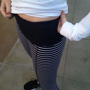 Lululemon runday parallel stripe black and white pant 6